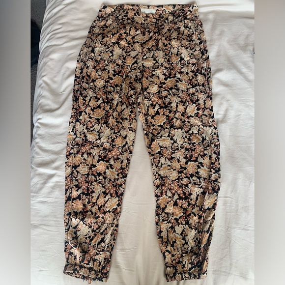Anthropologie Pleated joggers - Picture 2 of 5